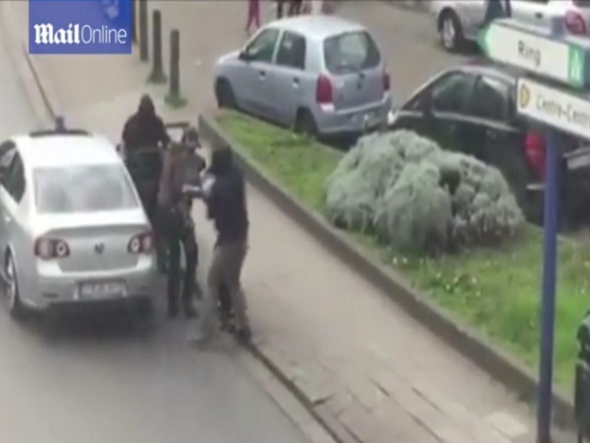 Βίντεο ντοκουμέντο: Η στιγμή που συλλαμβάνουν τον τρομοκράτη του Παρισιού και των Βρυξελλών! Σκηνές… αστυνομικής ταινίας στη μέση του δρόμου!