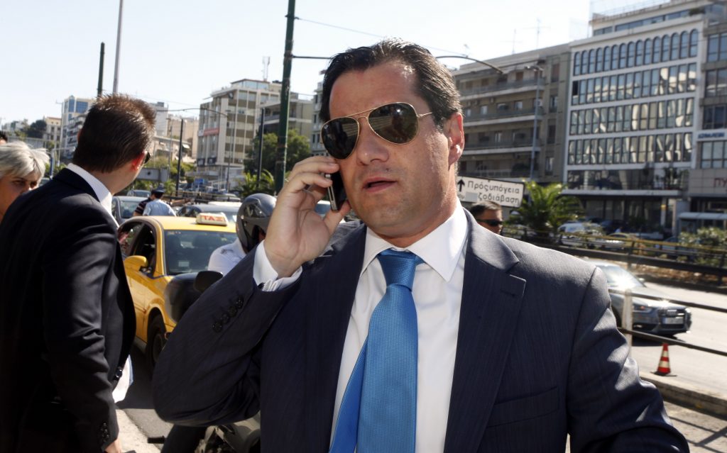 Άδωνις εναντίον Κασιδιάρη στο twitter