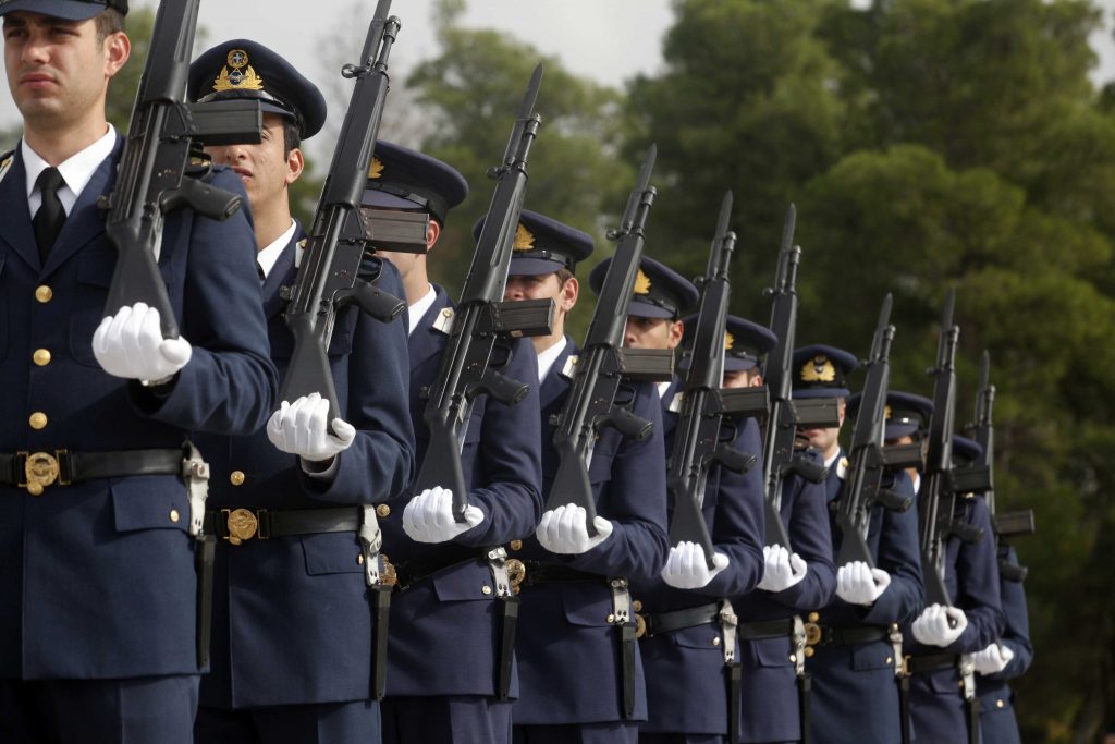 Πάνω από 45% η “χασούρα” για τους στρατιωτικούς! Πίνακας που δείχνει ότι είναι οι πιο αδικημένοι