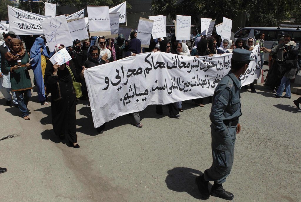 Διαμαρτυρία για τη δημόσια εκτέλεση 22χρονης γυναίκας στο Αφγανιστάν