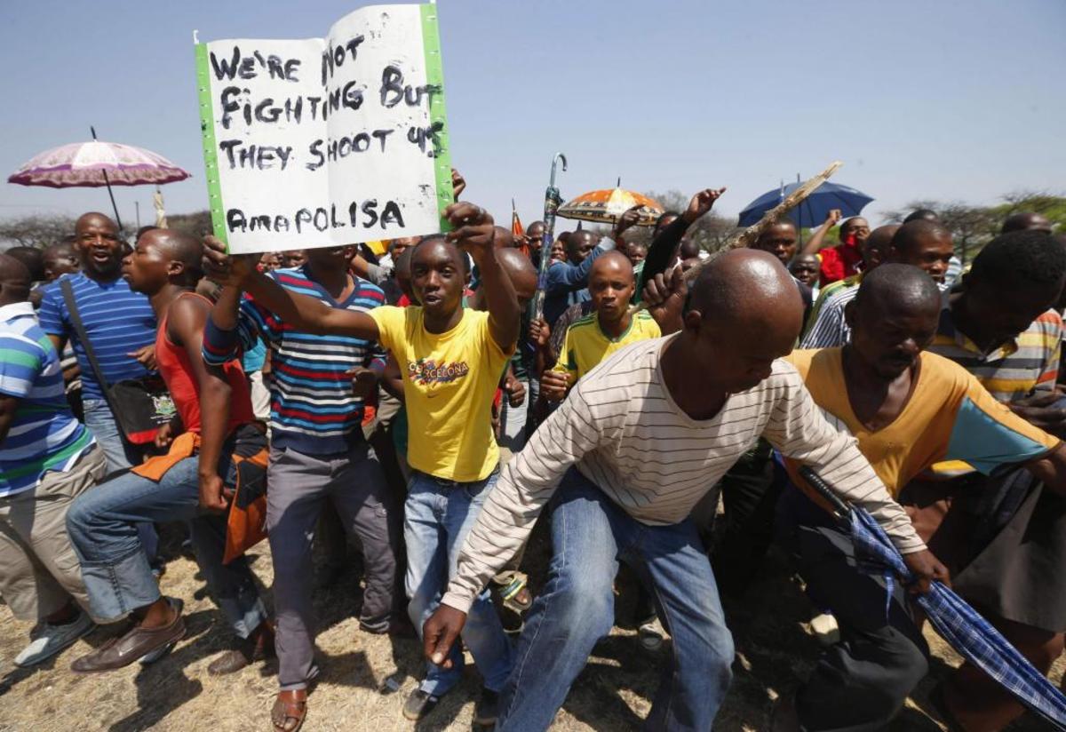 Ν.Αφρική: Συνέλαβαν 26 απεργούς μεταλλωρύχους – Απειλούνται με απόλυση άλλες 15.000