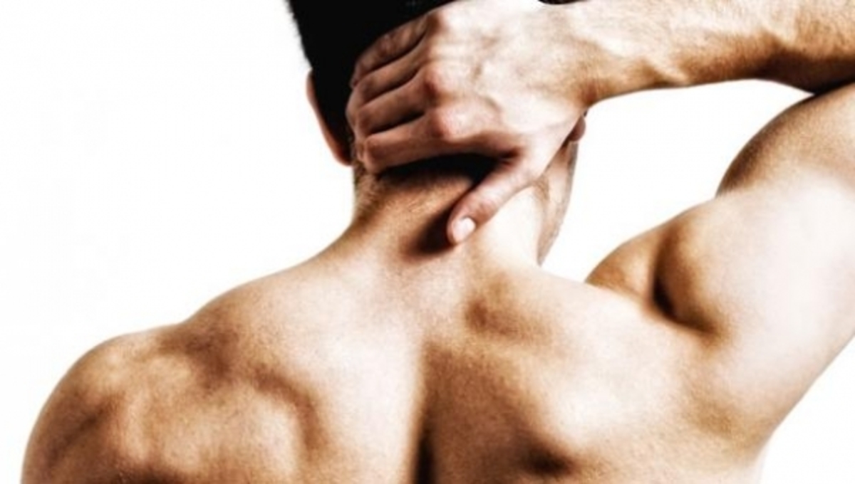 Αντιμετωπίστε τα “πιασίματα” σε αυχένα και πλάτη με εύκολα τρικ