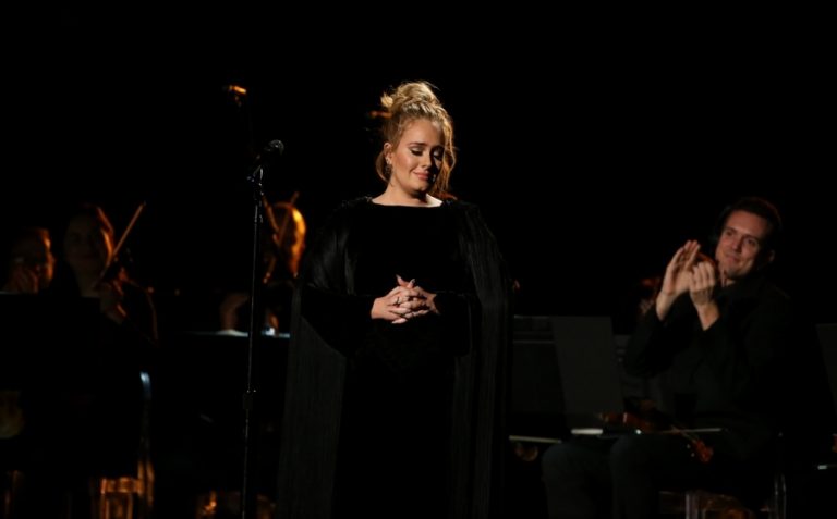 Grammy: Η Adele έβρισε και σταμάτησε αφιέρωμα για τον George Michael! “Δεν μπορώ να το χαλάσω” [vid]