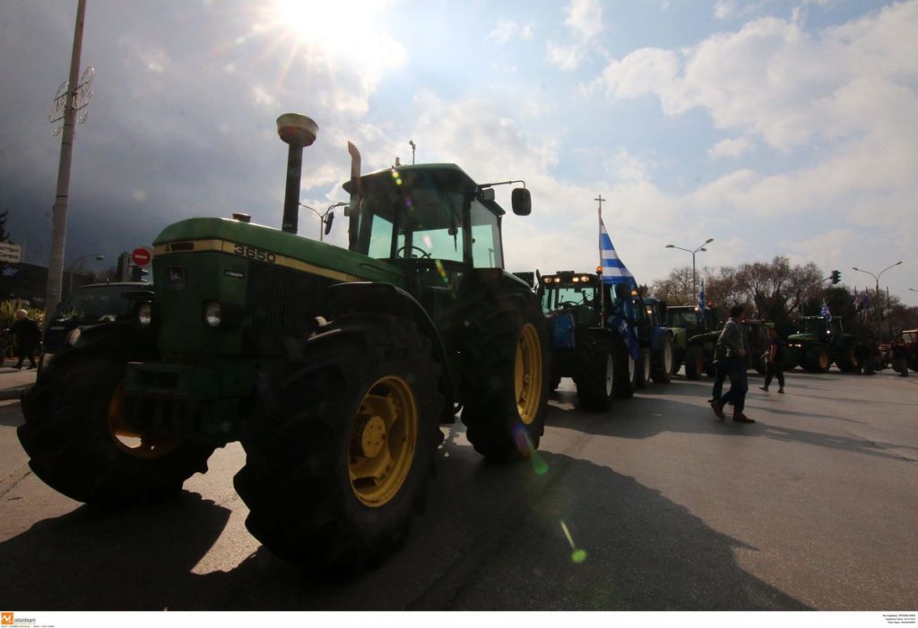 Αναγκάστηκαν σε αλλαγές στο νομοσχέδιο για τους αγρότες μετά το όχι των ΑΝΕΛ