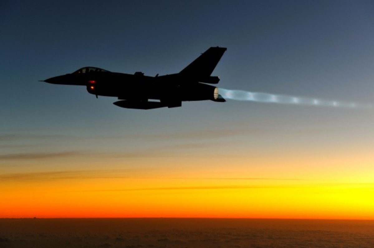 Με παραβιάσεις στο Αιγαίο ο Κοτζιάς κάνει επαφές στην Άγκυρα