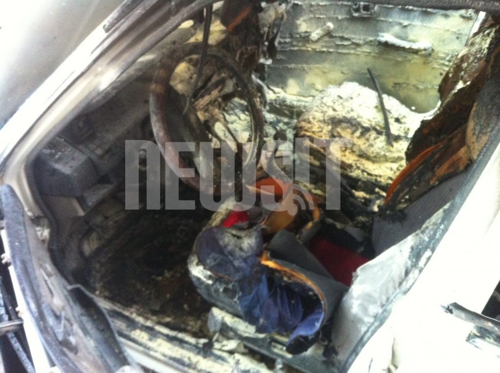 Λούστηκε με βενζίνη μέσα στο αυτοκίνητό του και έβαλε φωτιά