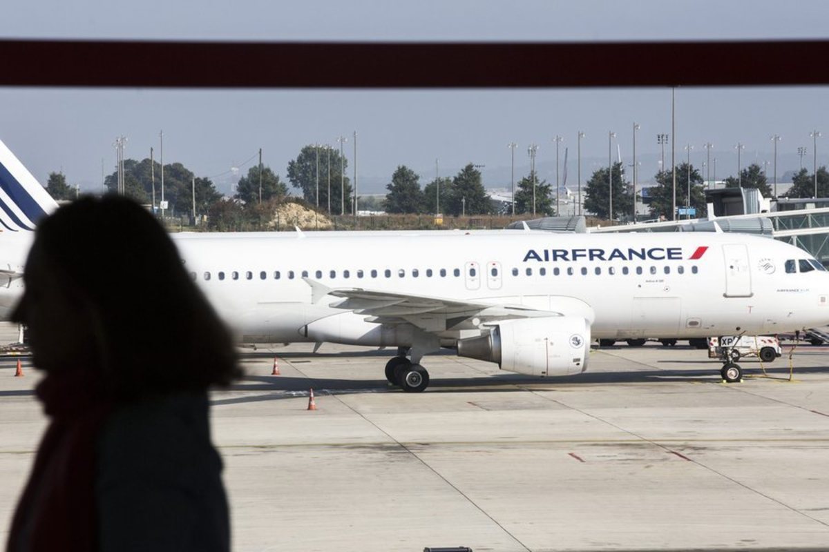 Ψεύτικες οι απειλές για βόμβα σε 2 αεροπλάνα της Air France