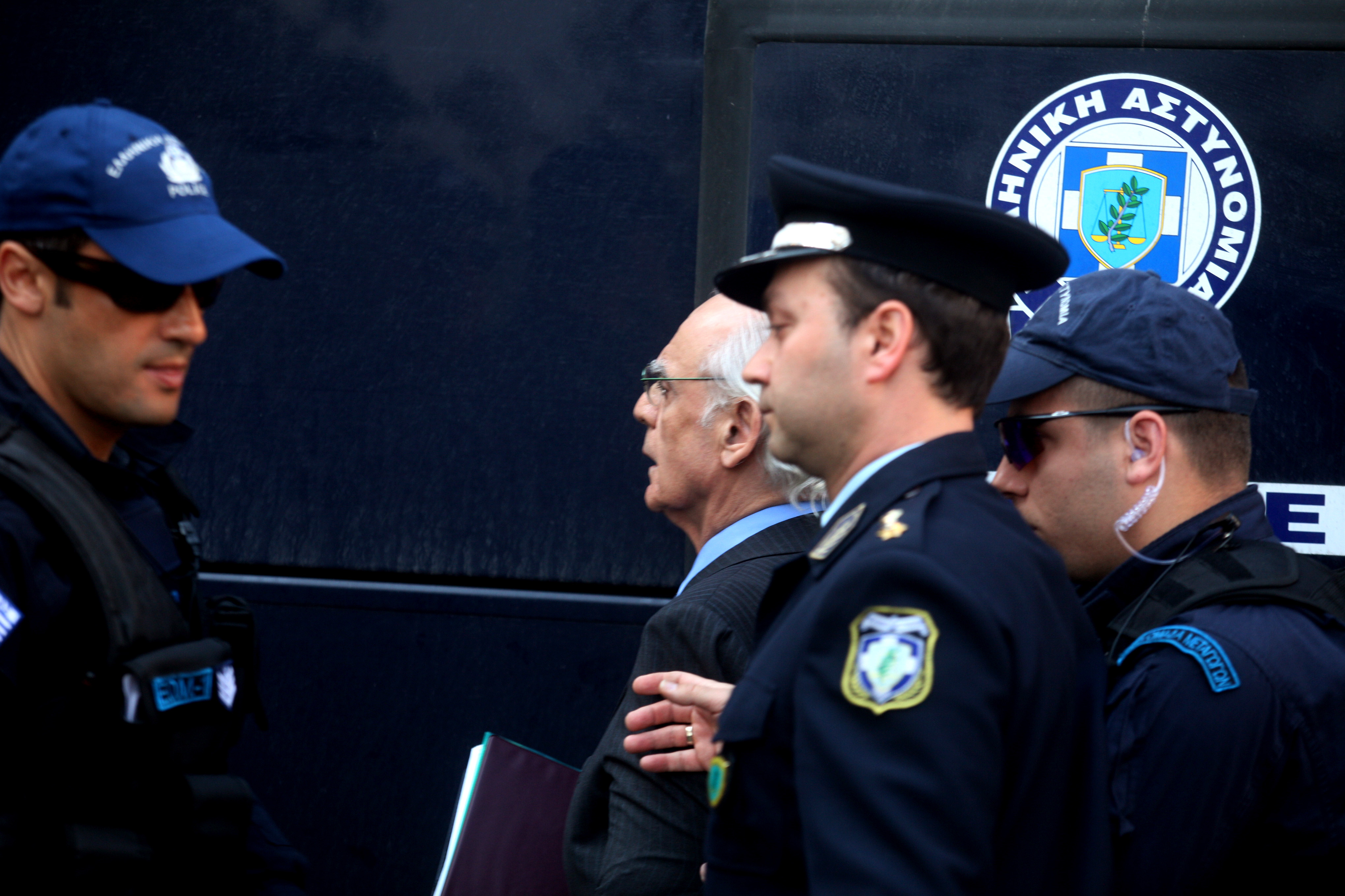 Δίκη Άκη και τα “διόδια” των εξοπλισμών που δεν κλείνουν ποτέ