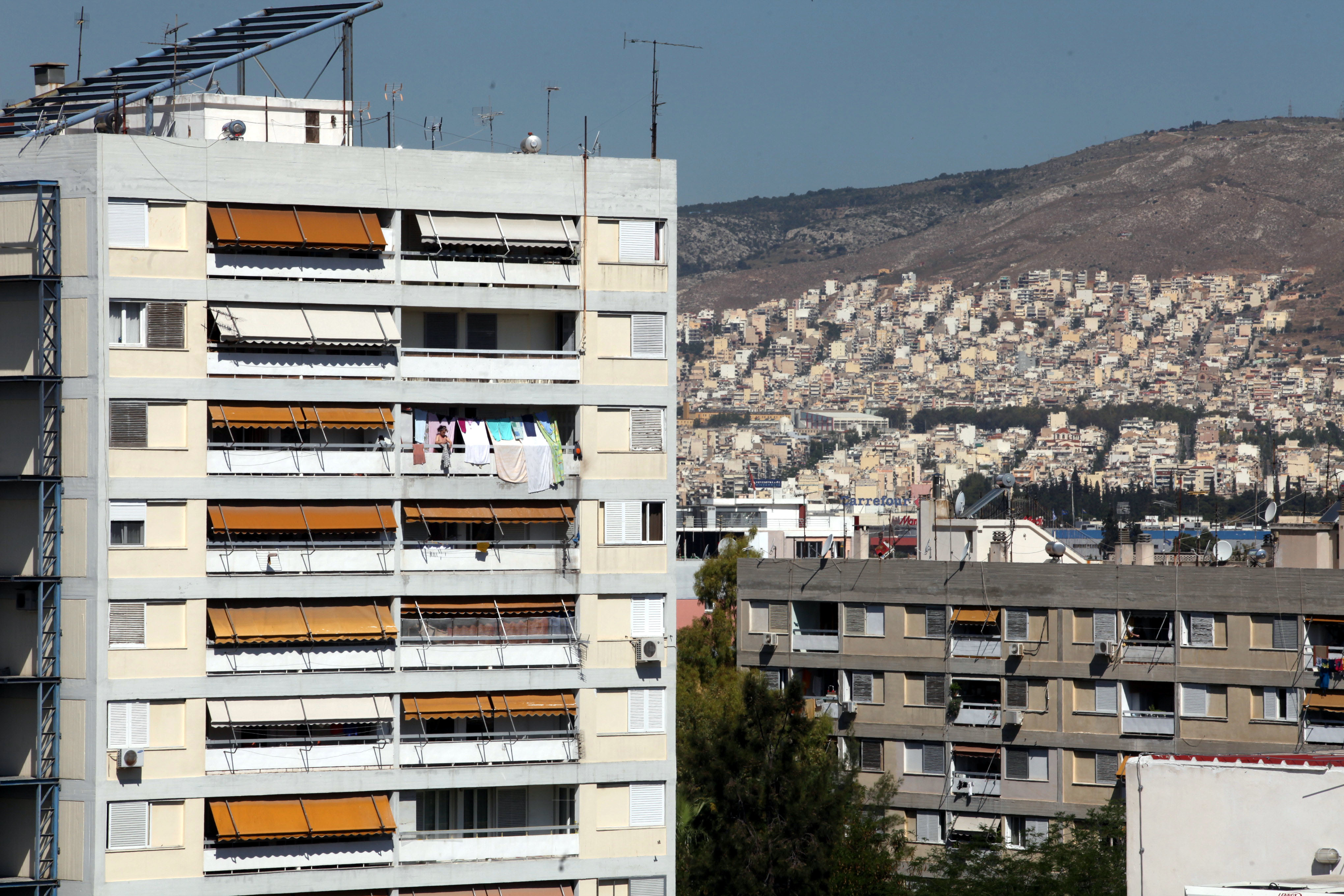 Ο νέος νόμος για τη φορολογία ακινήτων – Παγώνουν οι αντικειμενικές αξίες