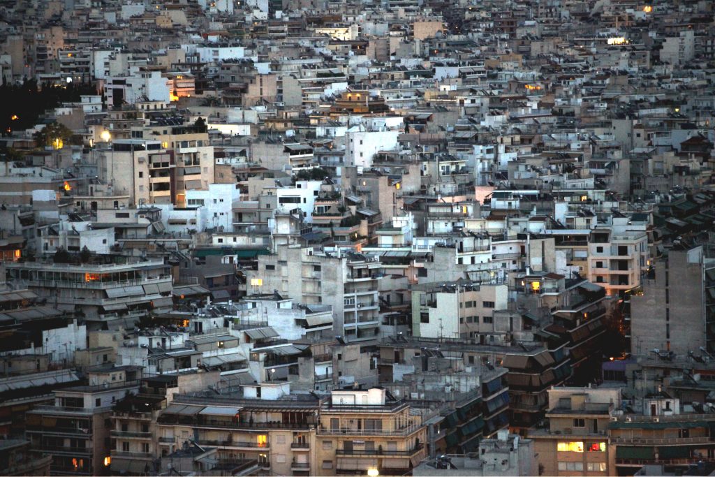 Ξεπουλάνε όσο όσο τα ακίνητα – Δυάρι στο Παγκράτι πουλήθηκε 10.000 ευρώ!