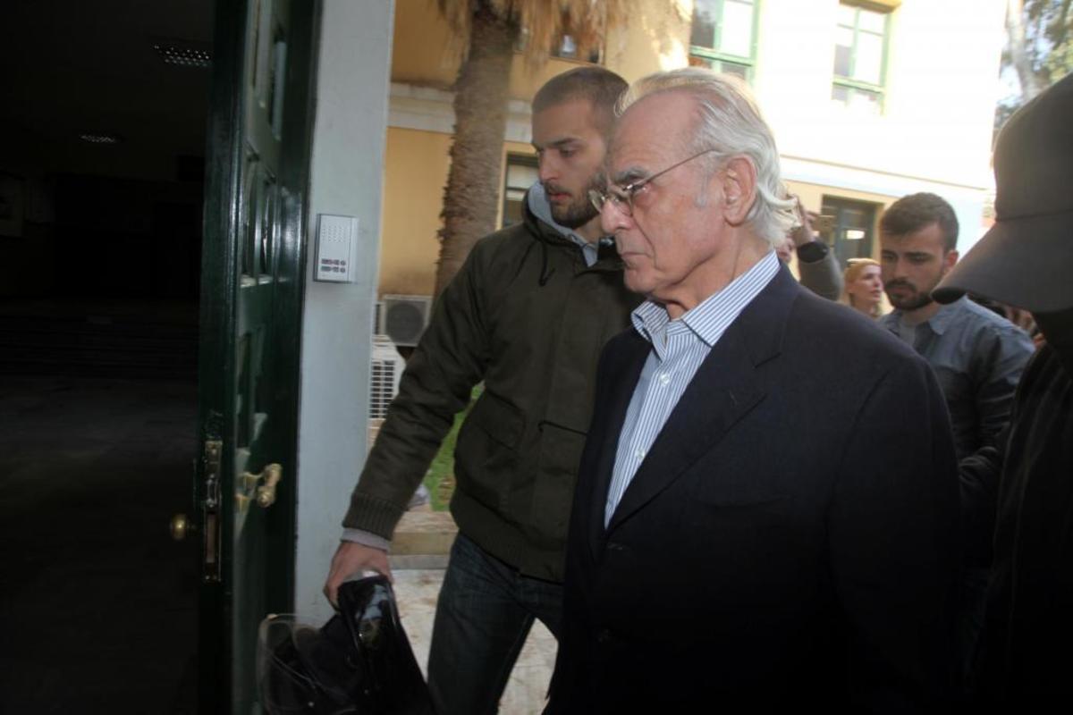 Η κοινωνία των παθών και ο επιτάφιος του Άκη