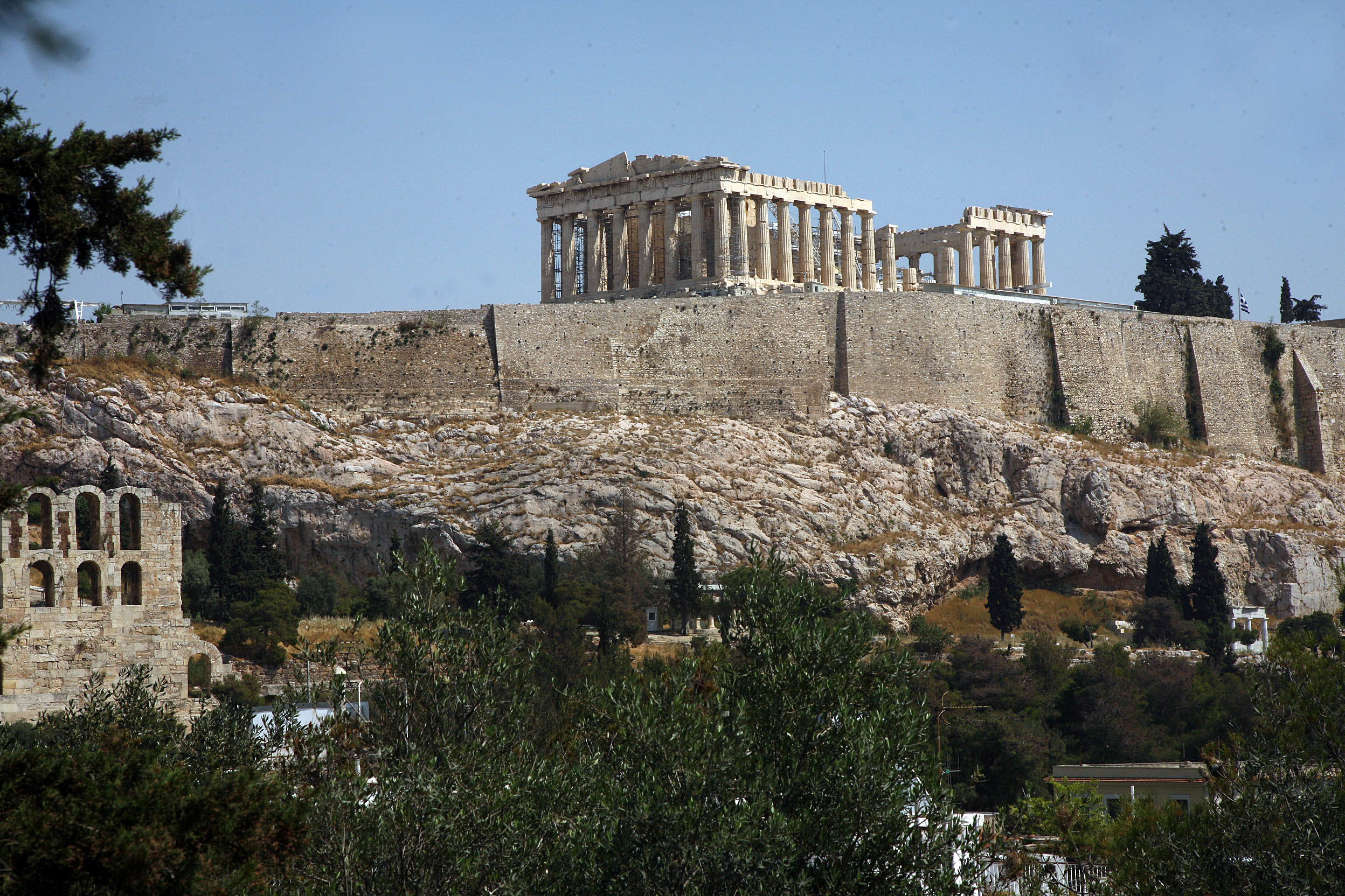 Γιατί μπαίνει λουκέτο στην Ακρόπολη το μεσημέρι;