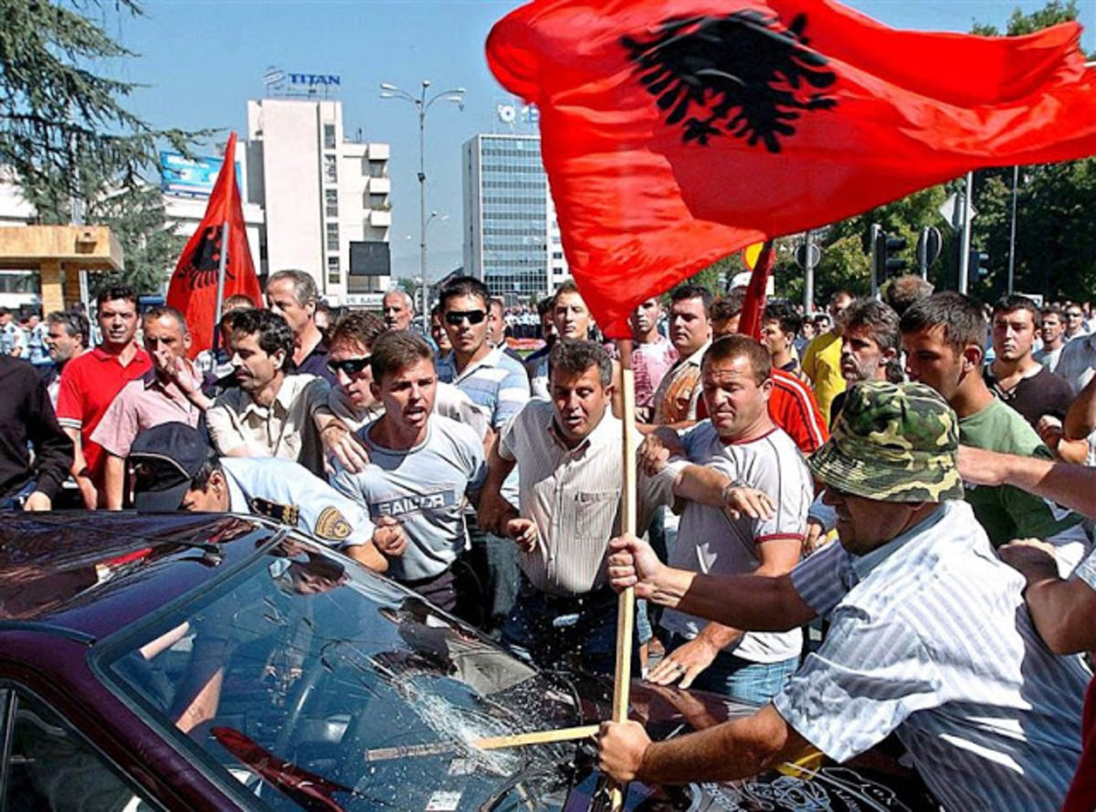 Ξέμειναν από χρήματα οι Αλβανοί μετανάστες