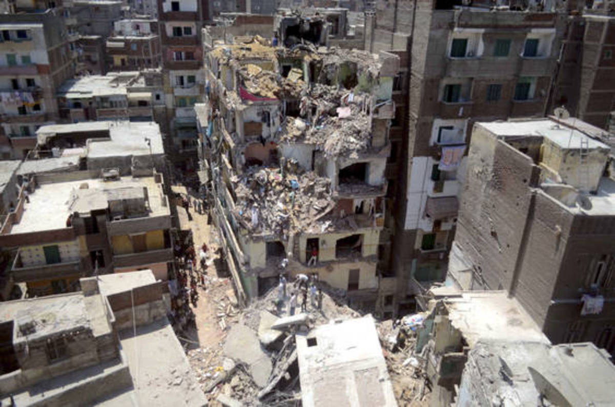 Πολυκατοικίες κατέρρευσαν σαν χάρτινοι πύργοι – 11 νεκροί