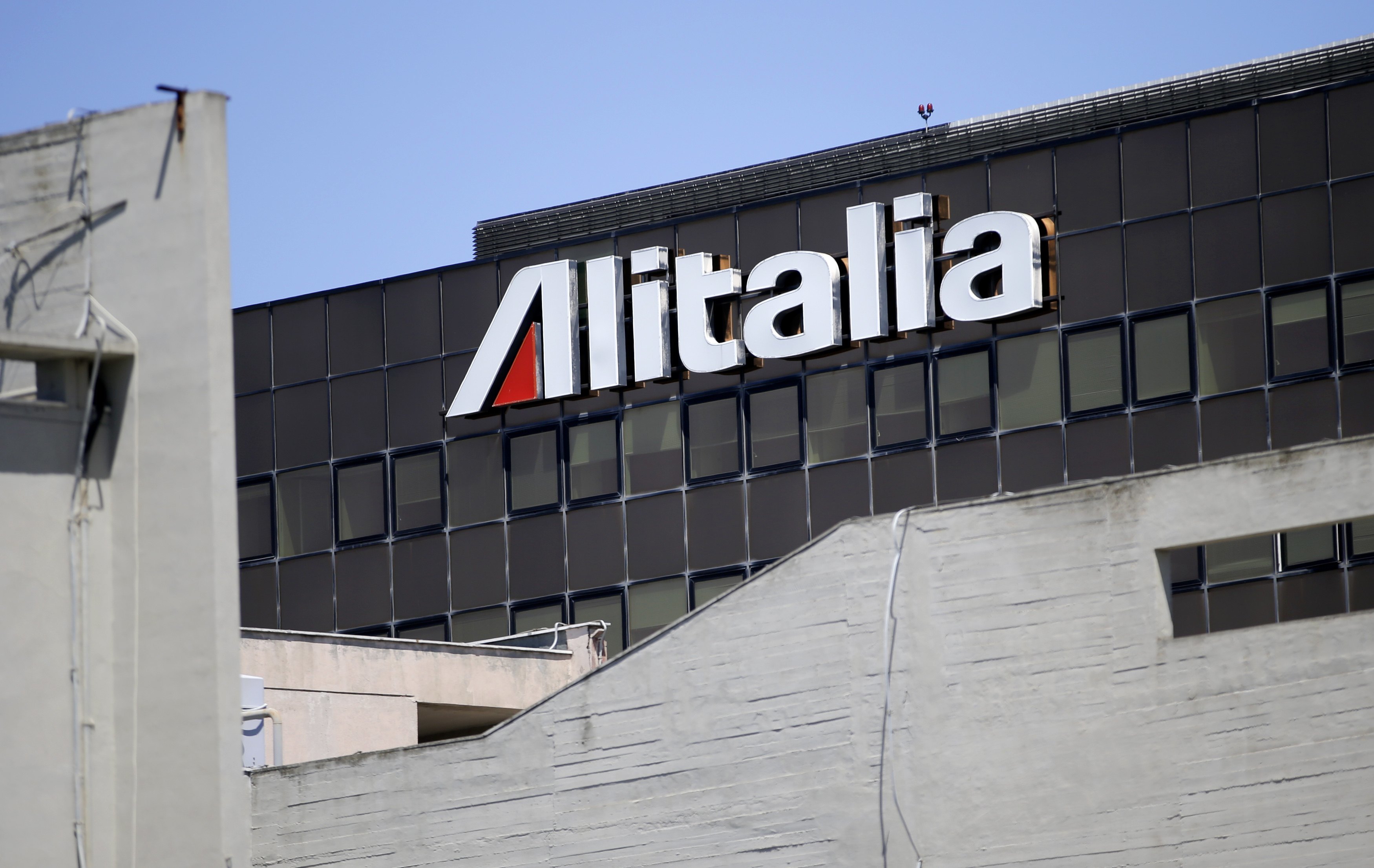 Κορονοϊός: Ακυρώνονται όλες οι πτήσεις της Alitalia από και προς το Μιλάνο!