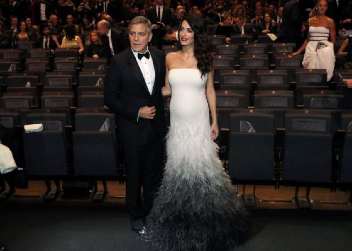 Η φουσκωμένη κοιλιά της Amal Alamuddin και η ερωτική εξομολόγηση του George Clooney! [pics,vid]