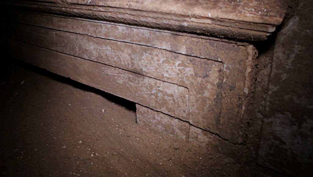 Νέες φωτογραφίες από τον τάφο της Αμφίπολης – Έφτασαν στον τρίτο τοίχο οι αρχαιολόγοι