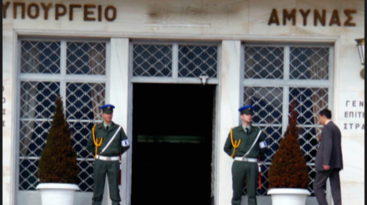 Κατάρρευση της Εθνικής Άμυνας ζητούν οι δανειστές