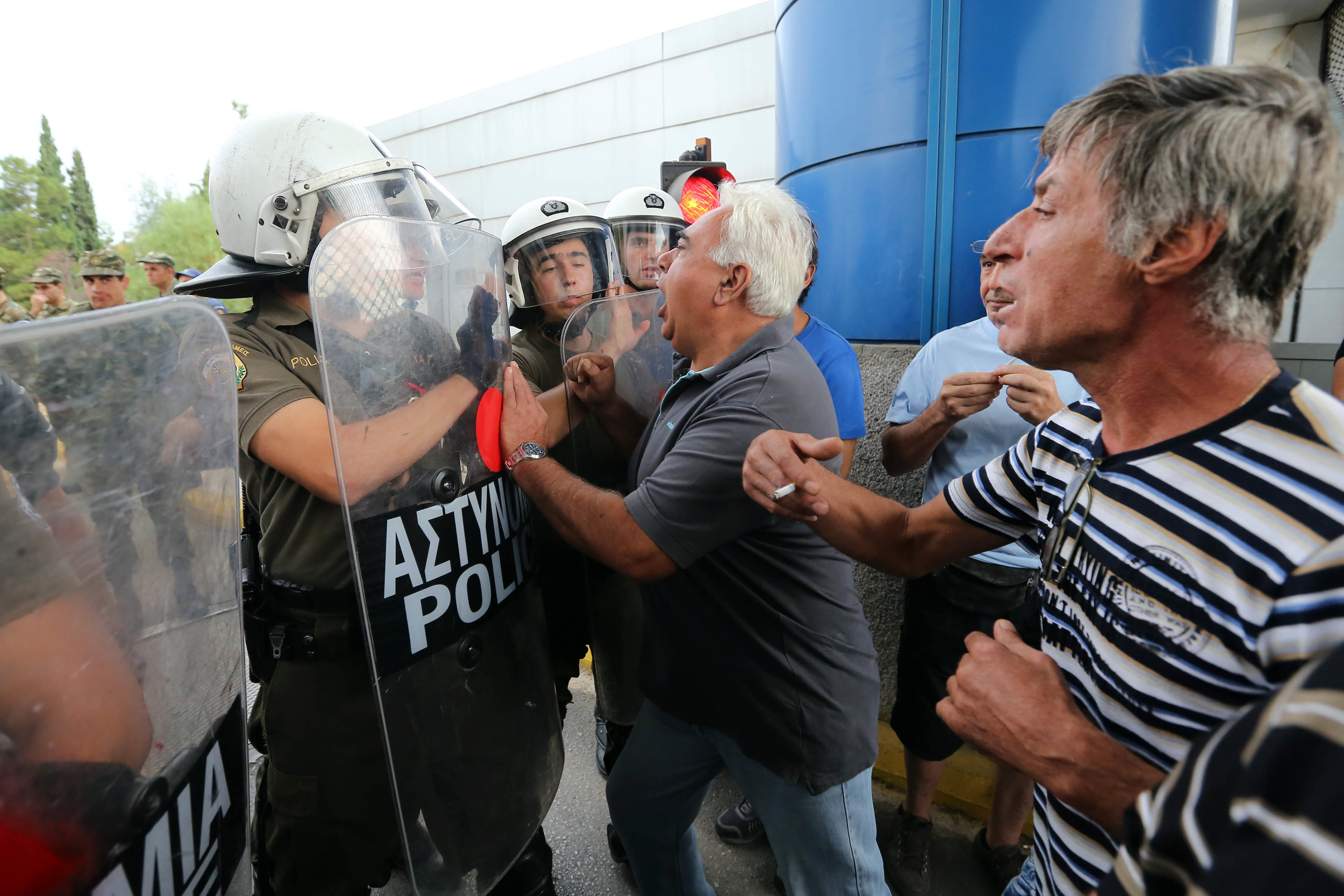 Έκτακτα μέτρα ασφαλείας σε όλες τις μονάδες ζητά με σήμα του ο Α/ΓΕΕΘΑ Μ.Κωσταράκος