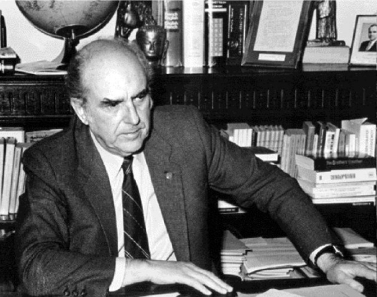 “Ο Παπανδρέου ήταν έτοιμος να στείλει στρατό στην Κύπρο το 1983”!