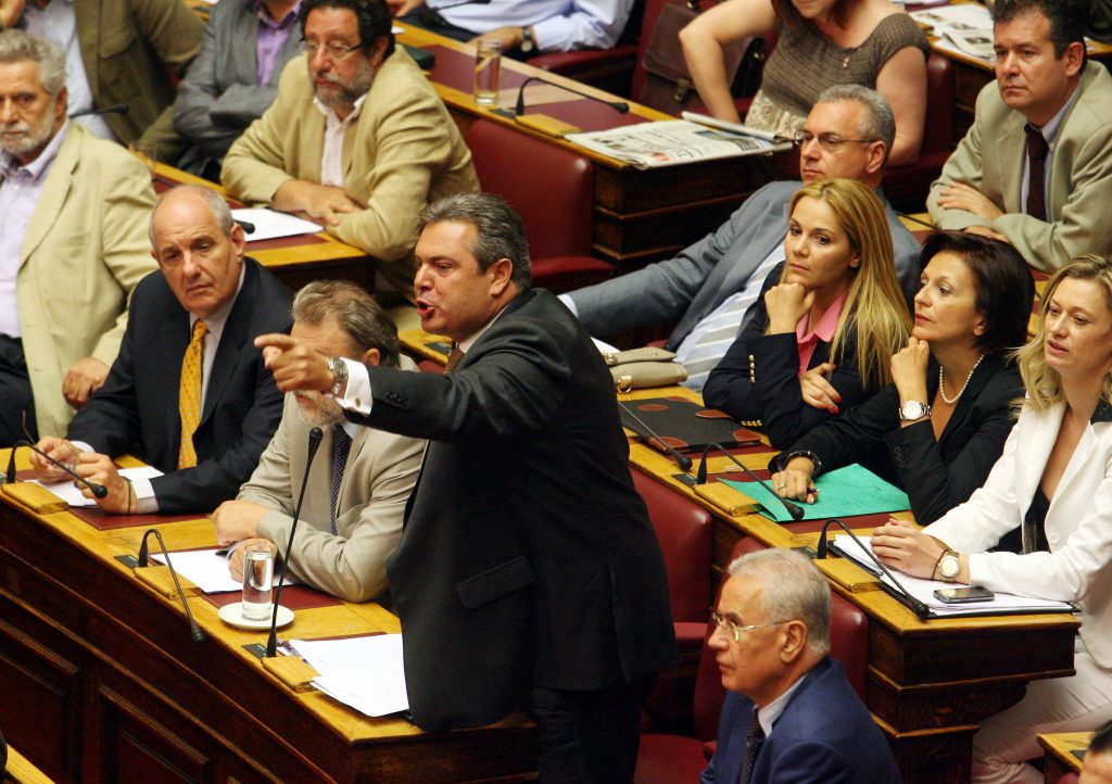 ΑΝΕΛ: Το Μνημόνιο οδηγεί στην υπερχρέωση της Ελλάδας για να “μπει χέρι” στον πλούτο της χώρας