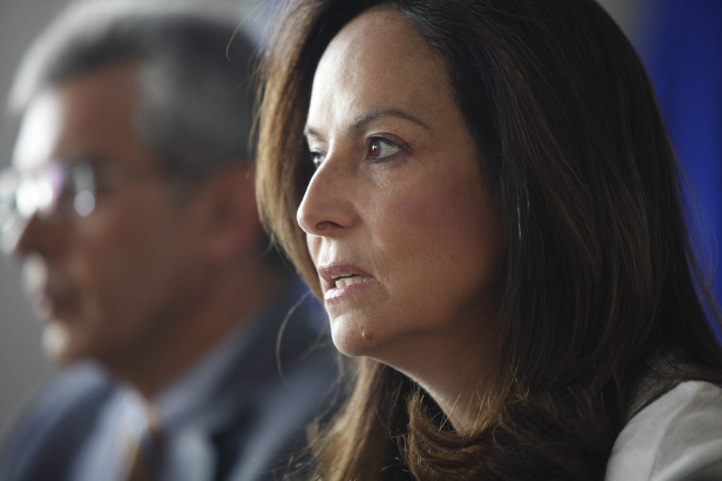 Τρέχει να κάνει συγχωνεύσεις και λουκέτα σε ΑΕΙ και ΤΕΙ η Διαμαντοπούλου