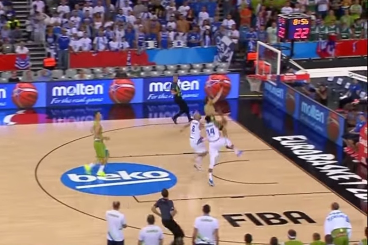 Eurobasket 2015: Η απίστευτη τάπα του Αντετοκούνμπο στον Ντράγκιτς (VIDEO)