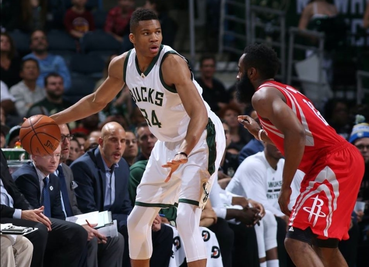 ΦΩΤΟ facebook.com/milwaukeebucks