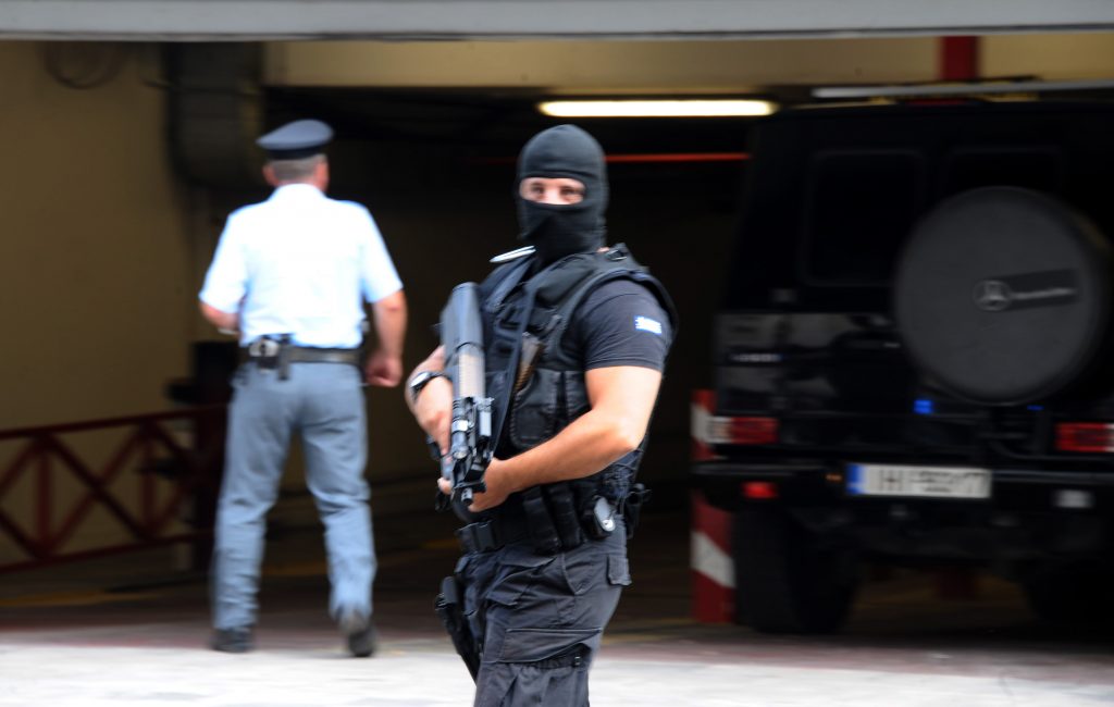 Μεγάλη επιχείρηση της αντιτρομοκρατικής στον Βύρωνα