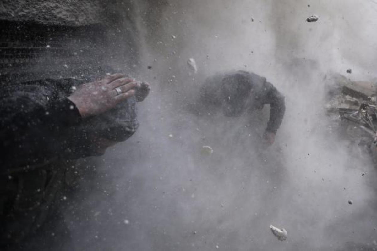 Καρέ – καρέ ο θάνατος ενός αντάρτη στη Συρία – Συγκλονιστικό φωτορεπορτάζ