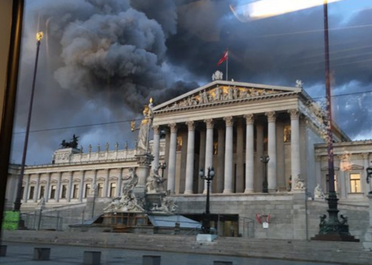 Πήρε φωτιά η Βουλή της Αυστρίας