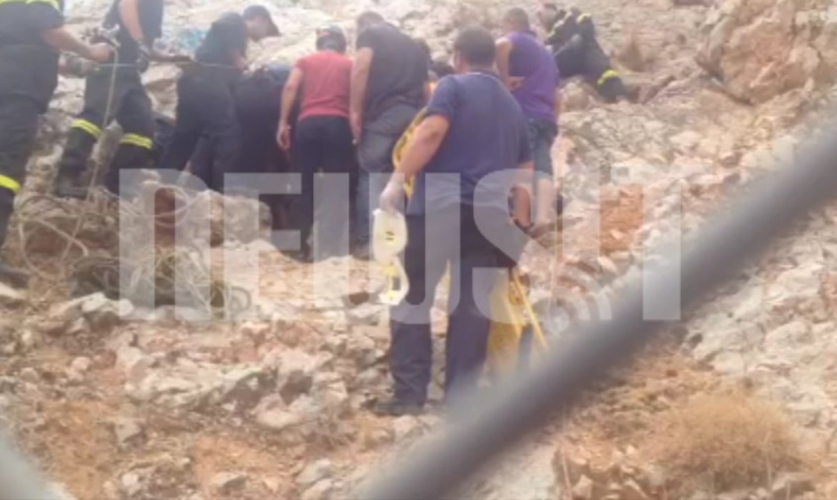 Απεγκλωβισμός παιδιού από χαράδρα