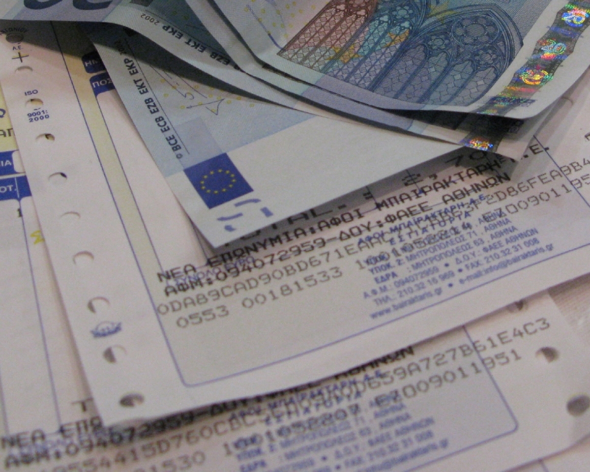Δείτε τις νέες αλλαγές σε φορολογία και αποδείξεις – Φοροέκπτωση 800 ευρώ;
