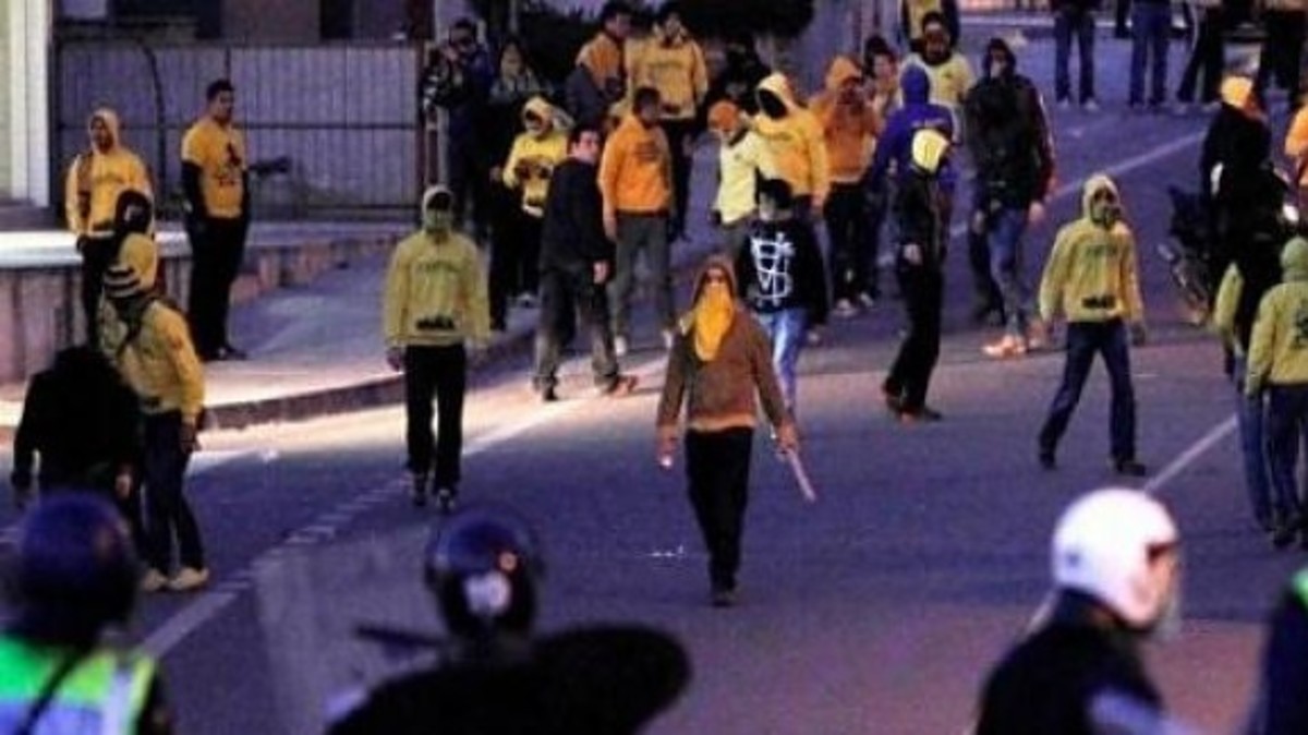 “Χαμός” στον τελικό Κυπέλλου στην Κύπρο μεταξύ ΑΠΟΕΛ και ΑΕΛ!