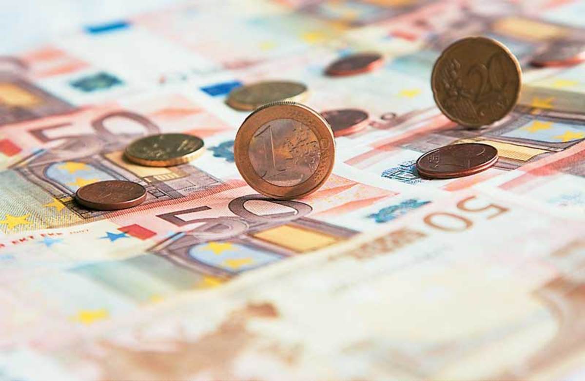 Στην Ελλάδα το δεύτερο χειρότερο ποσοστό αποπληθωρισμού της Ευρωζώνης