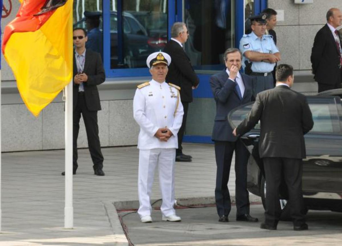 “Ατιμία” κατά Α/ΓΕΝ από … “έντιμο αξιωματικό” για δείπνο “ρεφενέ” σε ναυάρχους