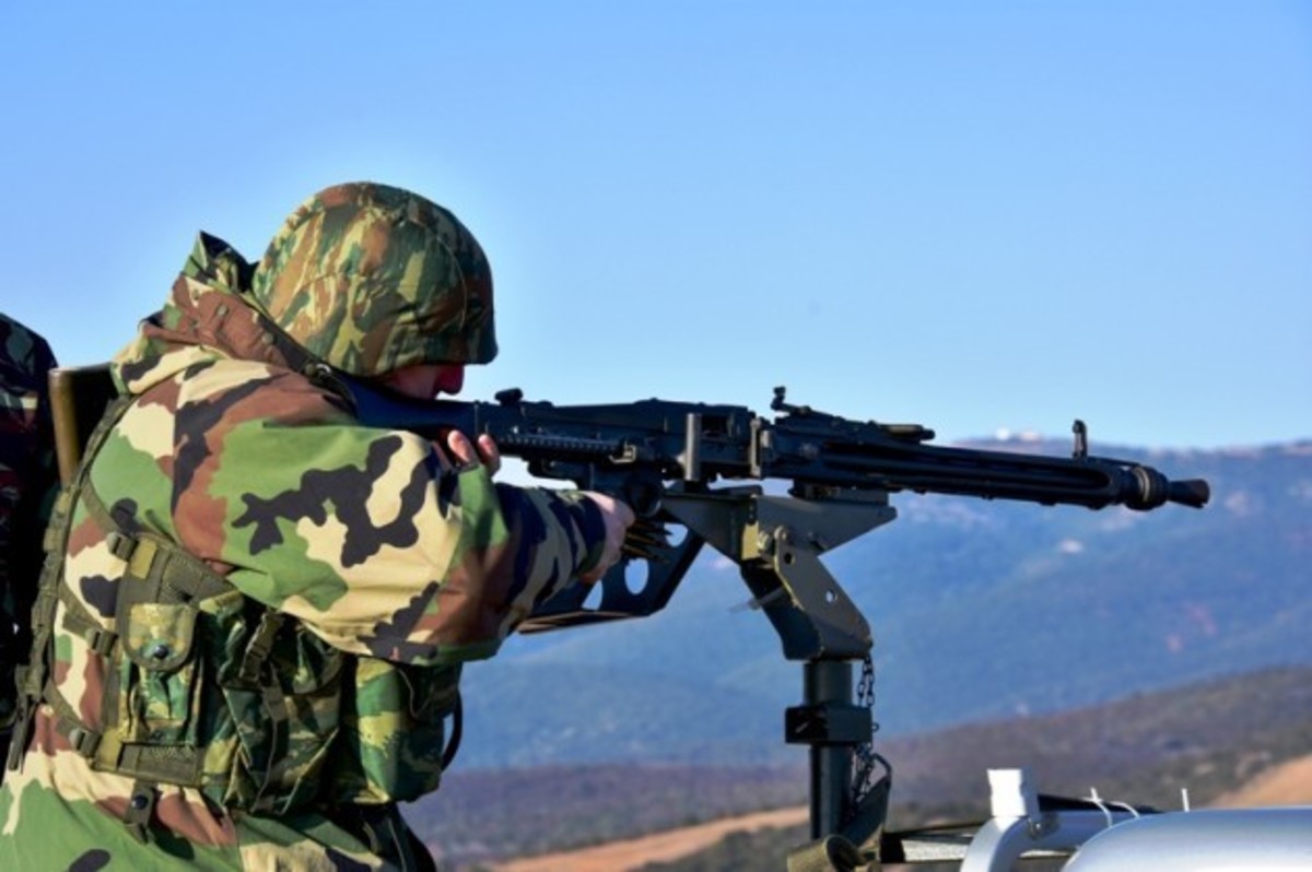 Μπορούν οι απόστρατοι στρατιωτικοί να βγάλουν άδεια oδήγησης ταξί;