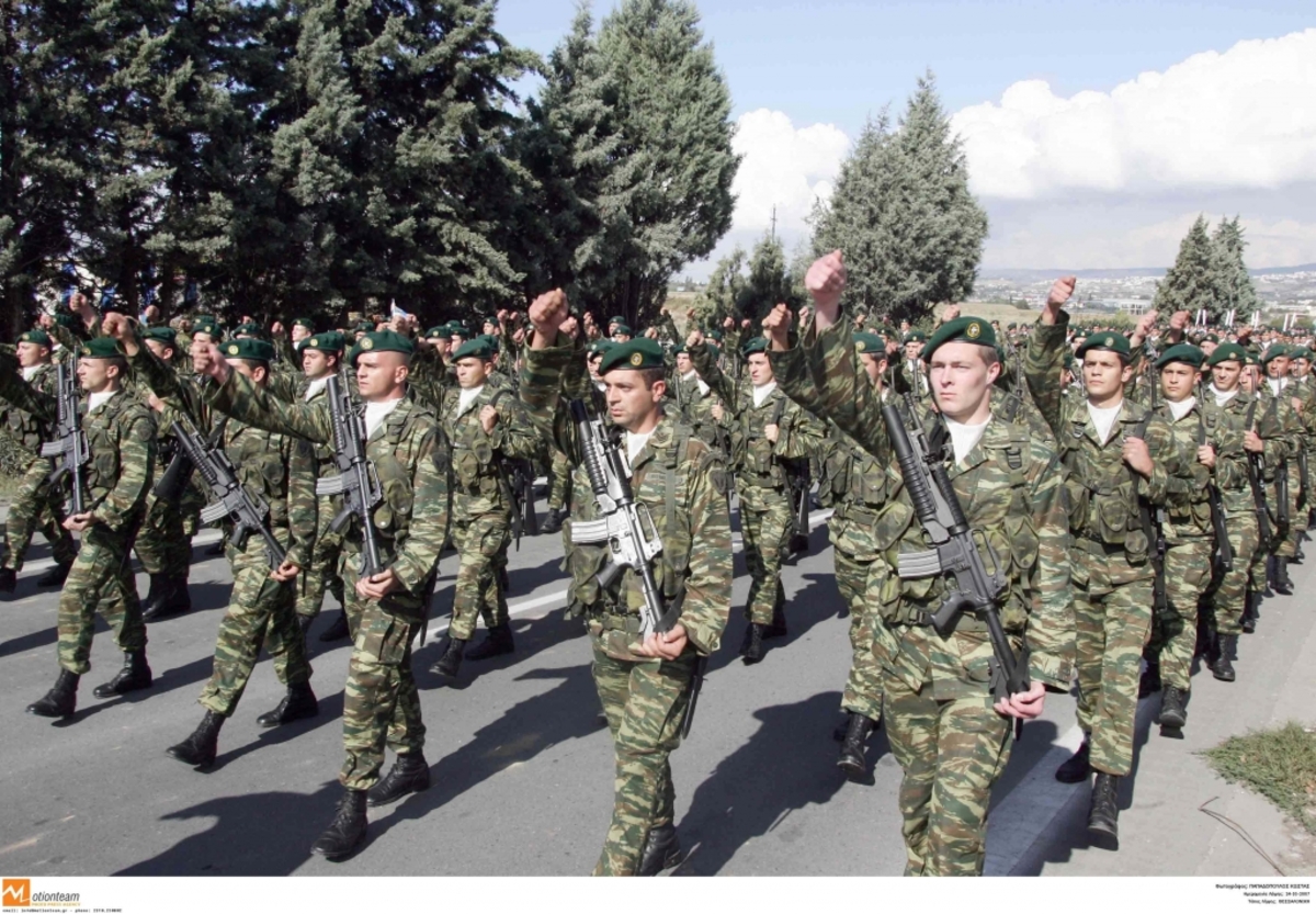 Αύξηση της στρατιωτικής θητείας στους 12 μήνες από την κυβέρνηση Παπαδήμου