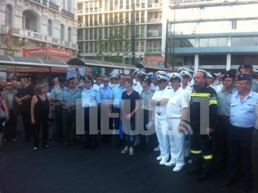 Κλείδωσαν οι μειώσεις στο 6% για τους ένστολους – Ήρθαν πρόσωπο με πρόσωπο με τους τροϊκανούς στο υπ.Οικονομικών