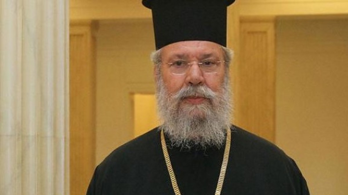 Ανέλαβε δράση ο Αρχιεπίσκοπος: “Θα παρακαλέσω τους Ρώσους να μη φύγουν από την Κύπρο” – video