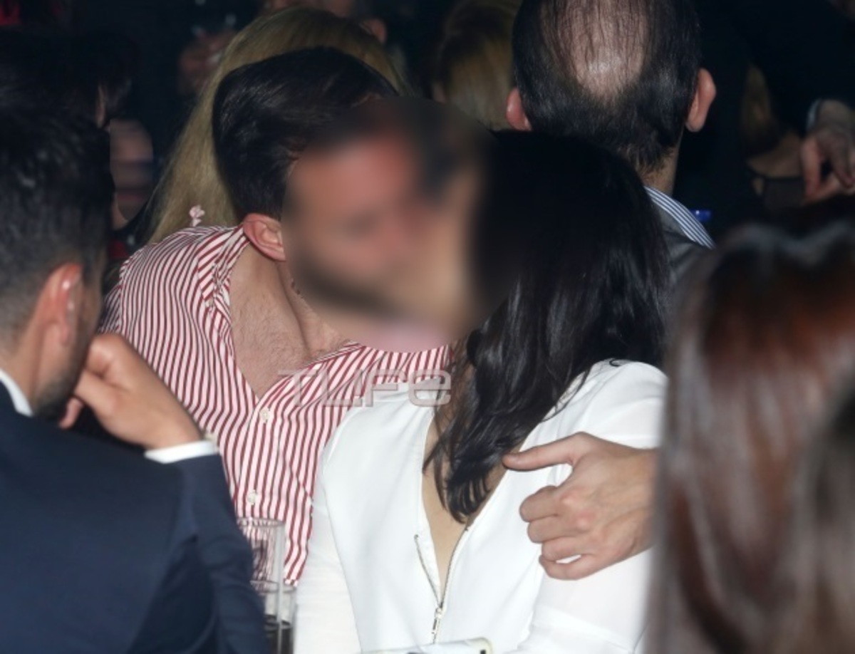 Πασίγνωστη Ελληνίδα ηθοποιός παντρεύεται με 4 κουμπάρους