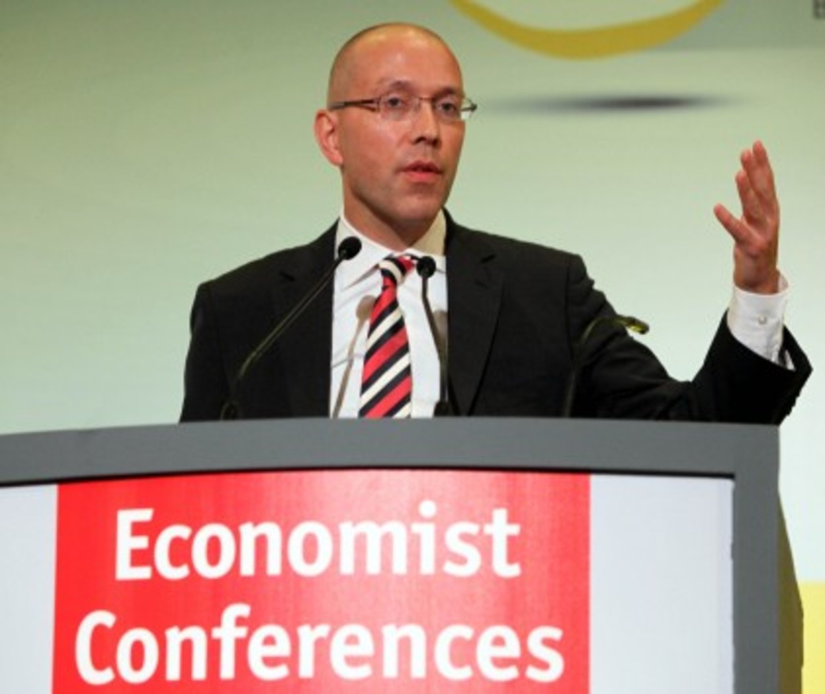 Άσμουσεν για τις θυσίες των Ελλήνων: “Μπράβο κάτι είναι κι αυτό”