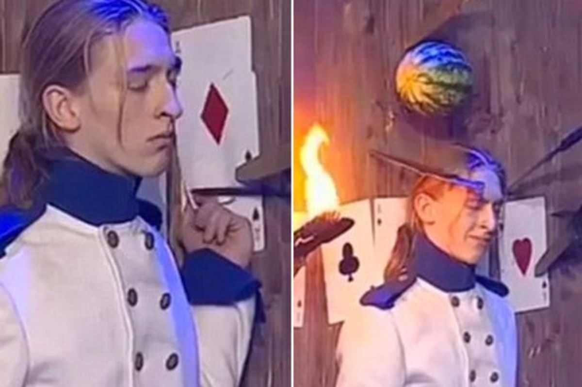 Τρόμος σε talent show – Χτύπησε με μαχαίρι τον βοηθό του (ΒΙΝΤΕΟ)