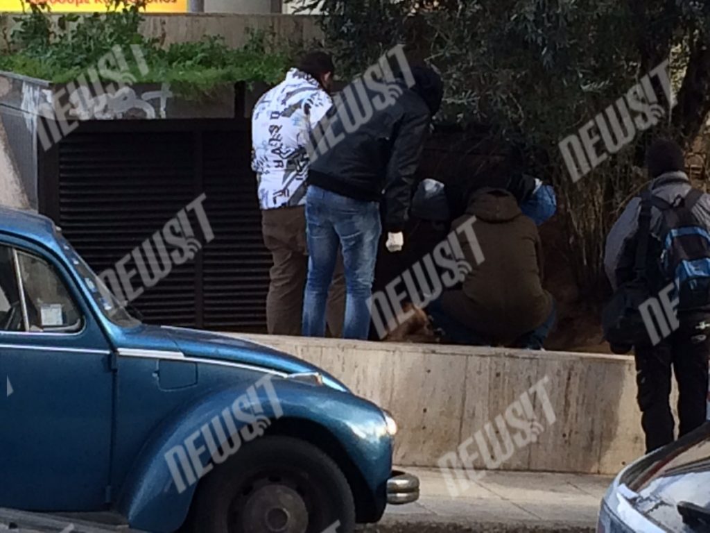 Τραγωδία στους Αμπελόκηπους – Άστεγος άναψε φωτιά για να προστατευθεί από το κρύο και απανθρακώθηκε