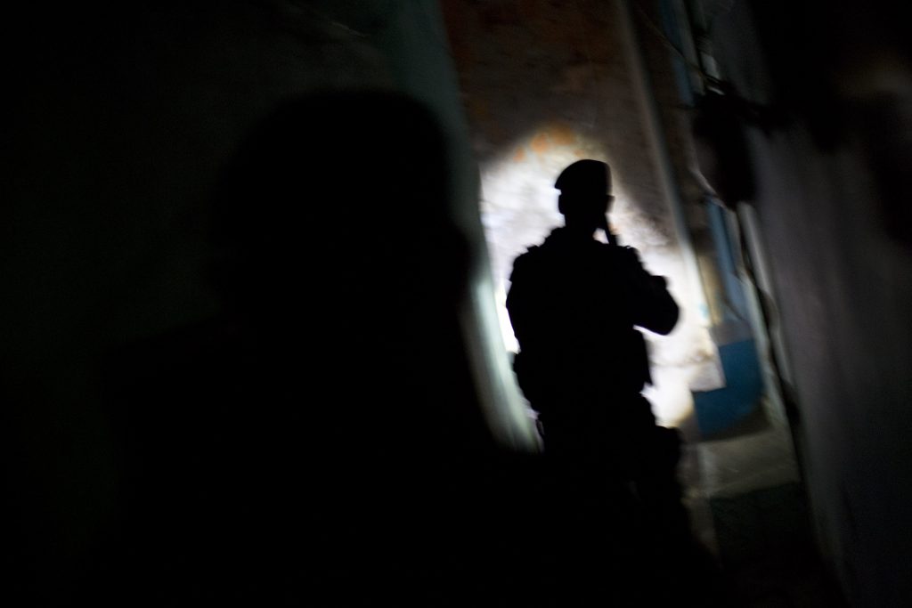 Την πυροβόλησε τρεις φορές μέσα στο σπίτι της στον Άγιο Παντελεήμονα