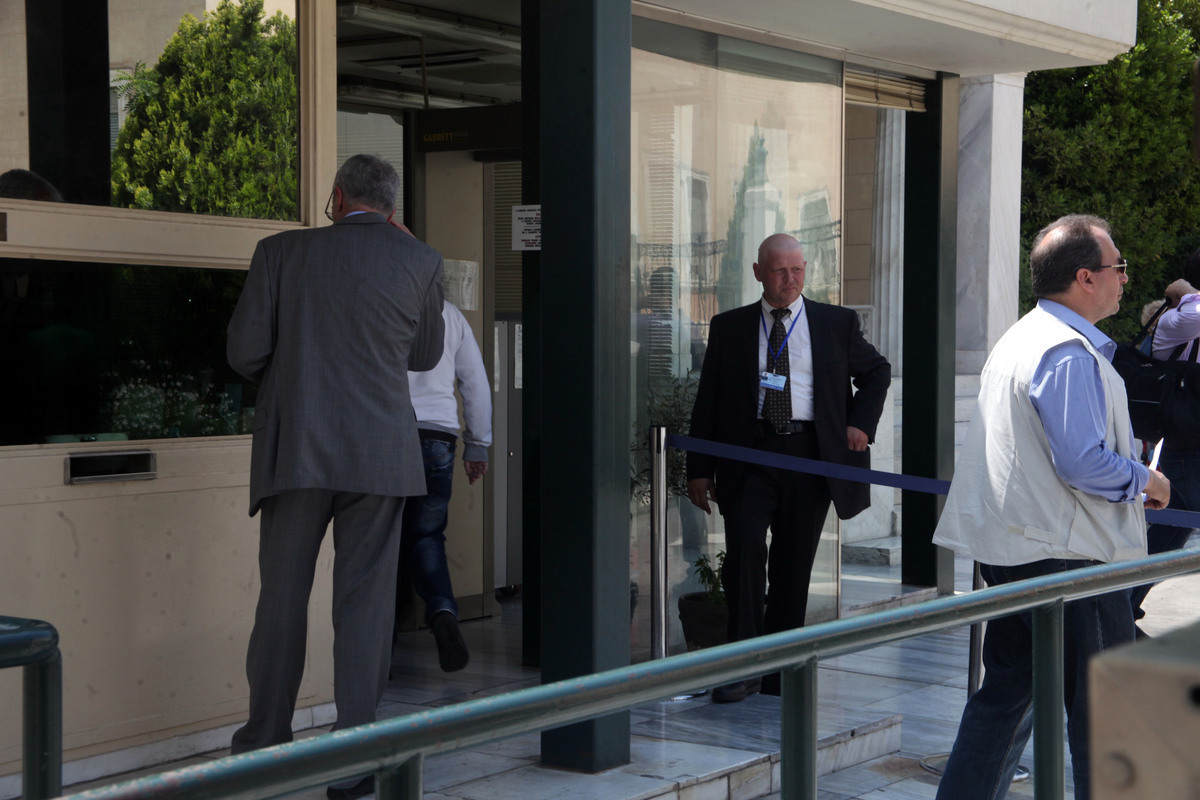 Βουλή: Από σήμερα αστυνομικοί με στολή τέλος! – ΦΩΤΟ