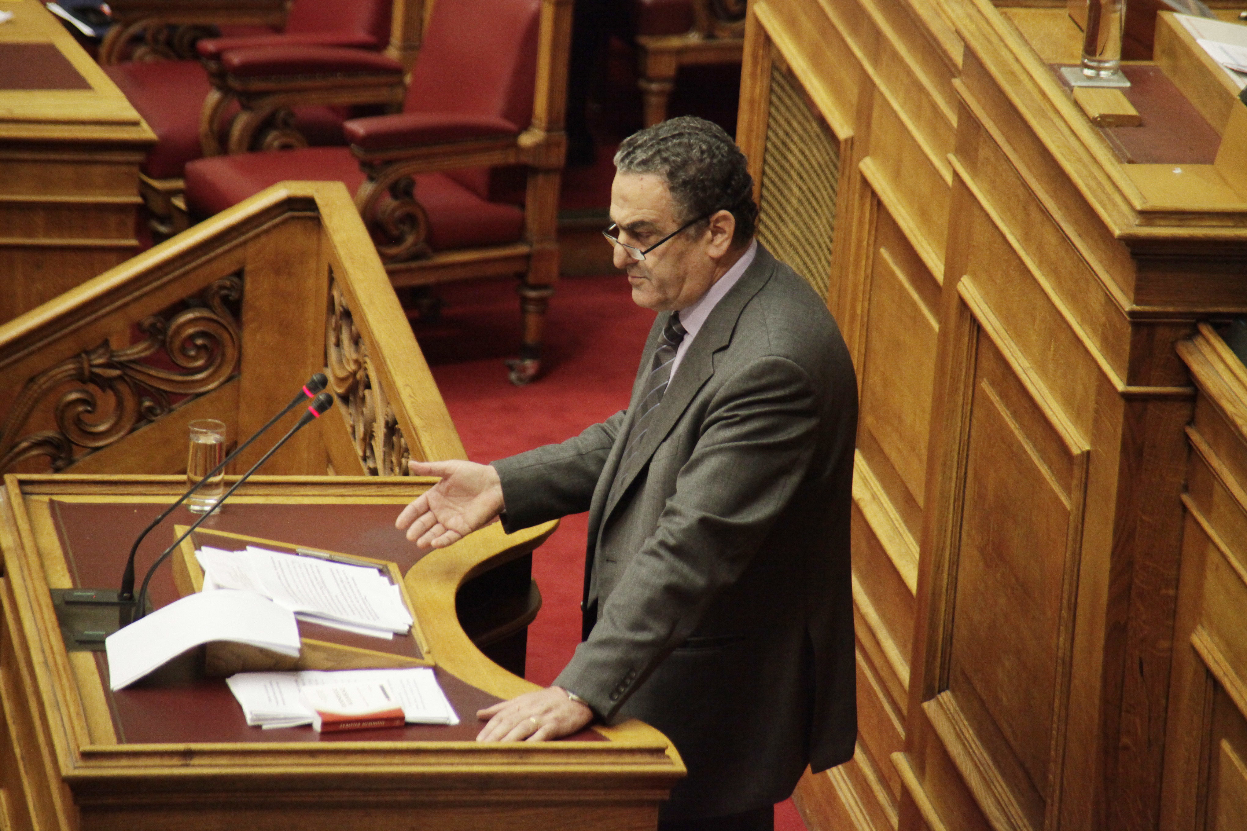 Λύση στην υπόθεση Ρωμανού δίνει ο Αθανασίου – Ναι στο βραχιολάκι