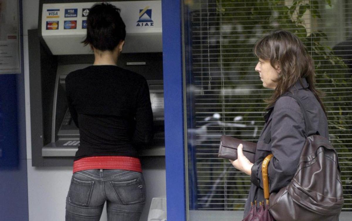 Τα ΑΤΜ “έκλεψαν” περισσότερους από 10.000 ανθρώπους