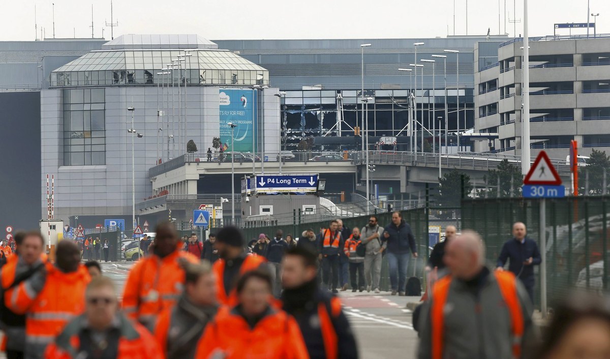 Επιθέσεις στις Βρυξέλλες – Μαρτυρίες Ελλήνων για το μακελειό: “Έτρεχαν αιμόφυρτοι και έκλαιγαν”