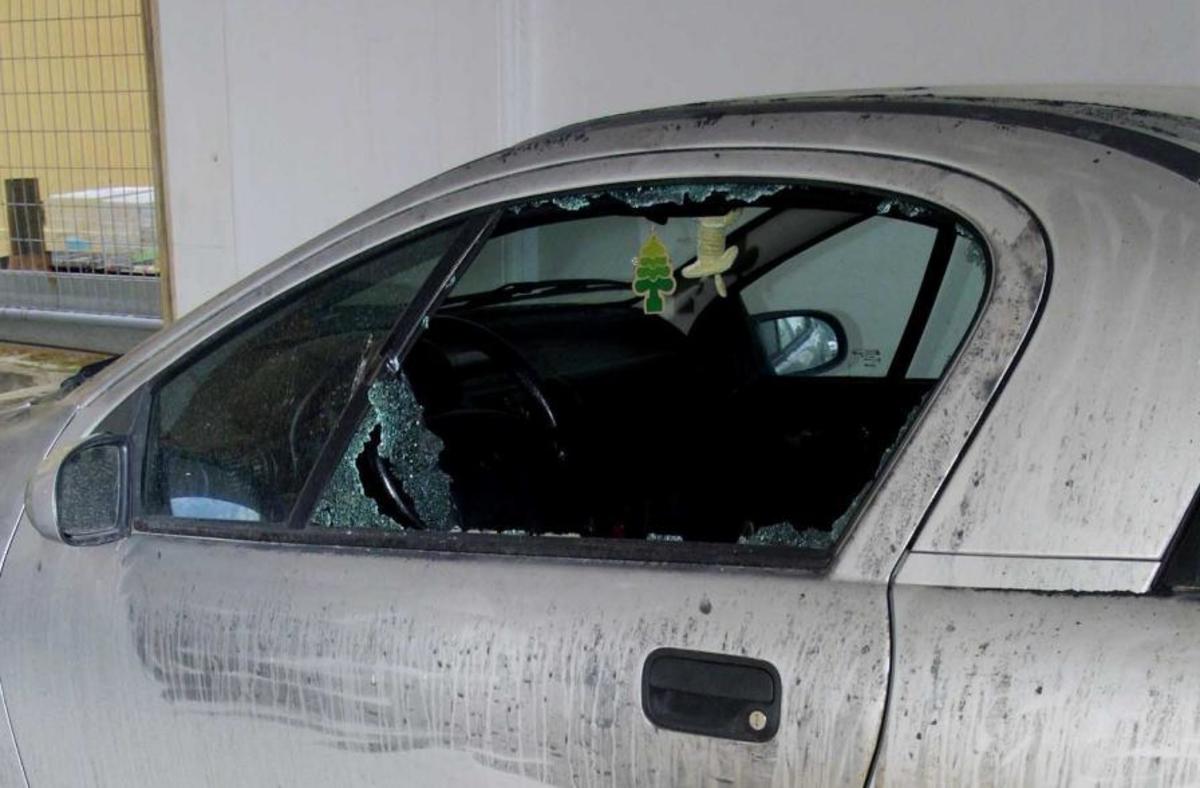 Είχε “ανοίξει”… 35 αυτοκίνητα!